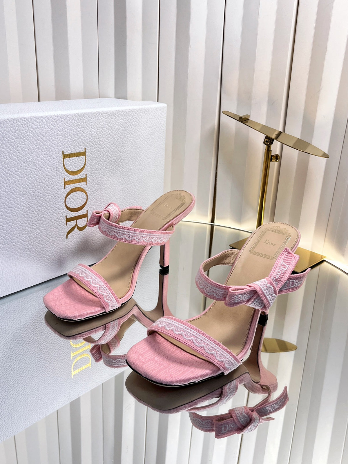 High-quality J'ADIOR strappy sandals, Dior 2026 Spring/Summer latest color Macrame