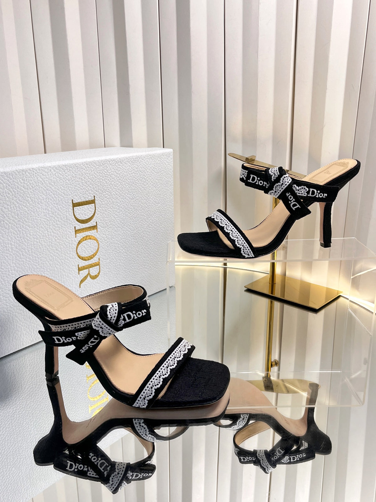 High-quality J'ADIOR strappy sandals, Dior 2026 Spring/Summer latest color Macrame, jacquard embroidered logo high-heeled color-blocked women's shoes