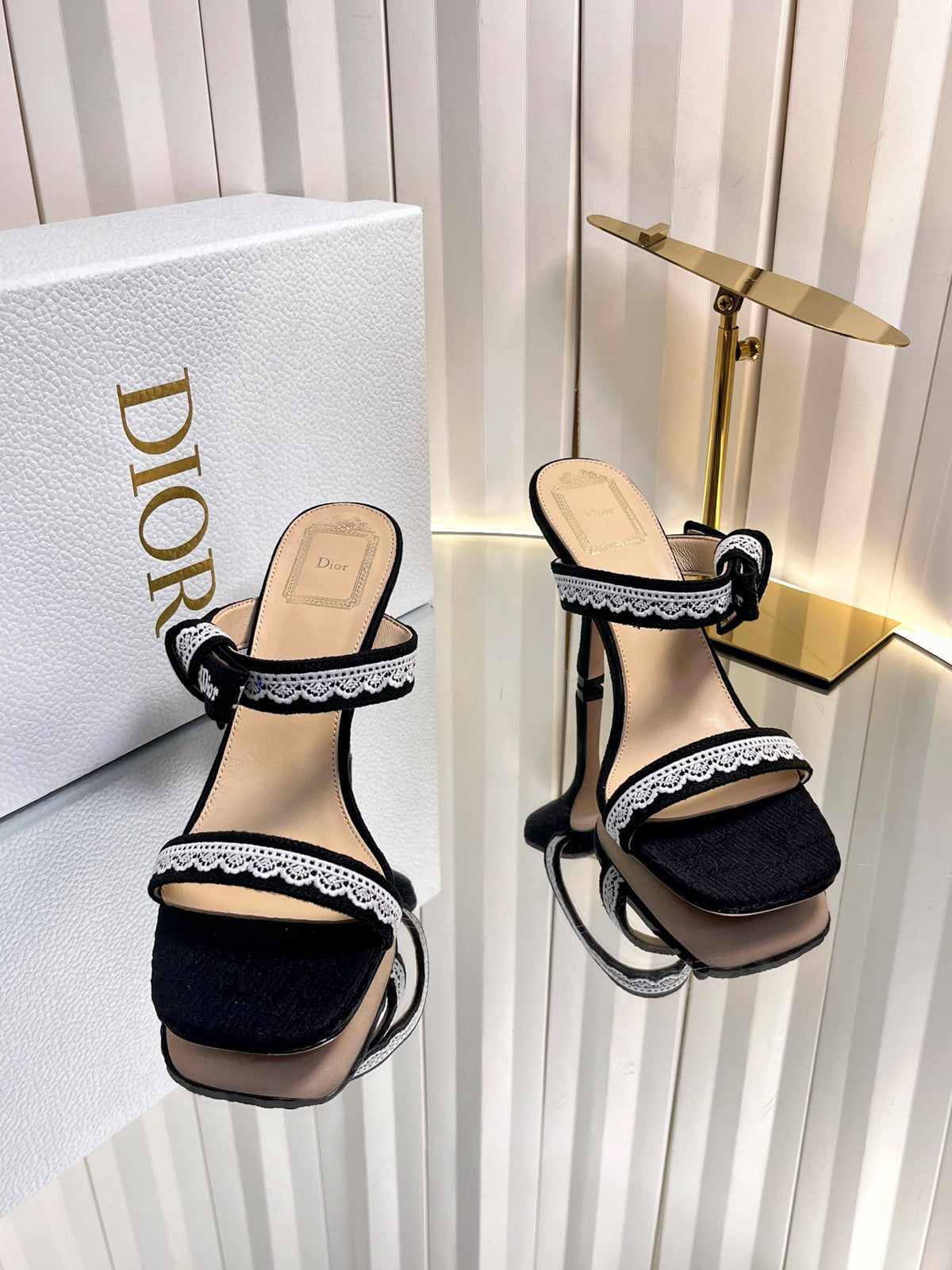 High-quality J'ADIOR strappy sandals, Dior 2026 Spring/Summer latest color Macrame, jacquard embroidered logo high-heeled color-blocked women's shoes