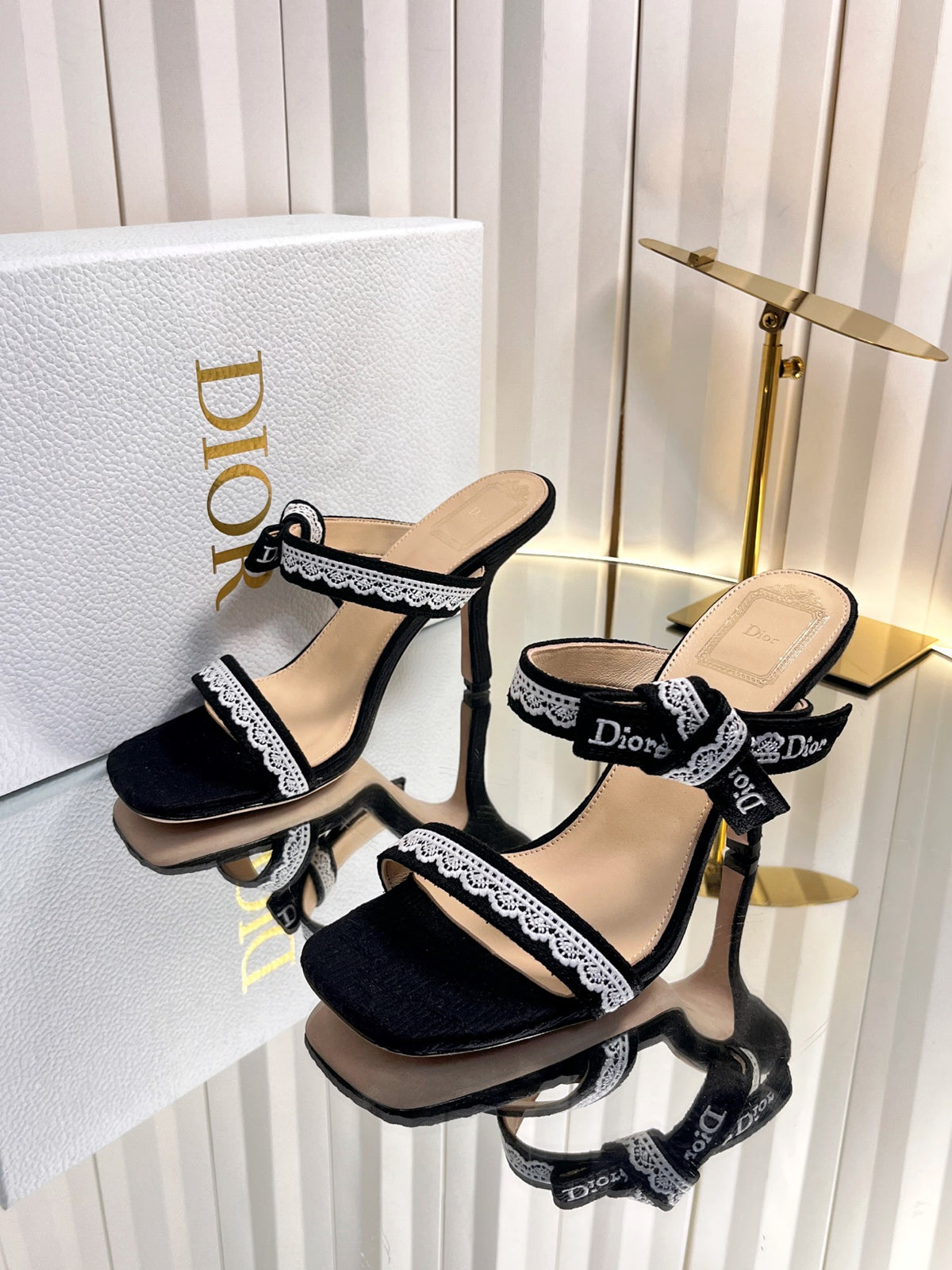 High-quality J'ADIOR strappy sandals, Dior 2026 Spring/Summer latest color Macrame, jacquard embroidered logo high-heeled color-blocked women's shoes