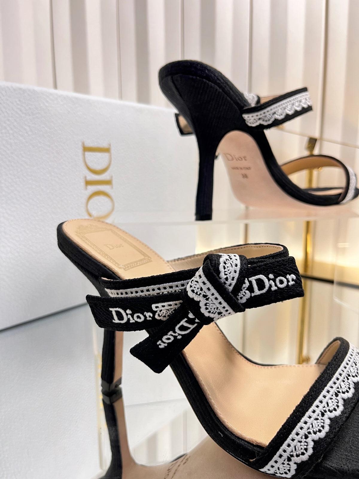 High-quality J'ADIOR strappy sandals, Dior 2026 Spring/Summer latest color Macrame, jacquard embroidered logo high-heeled color-blocked women's shoes