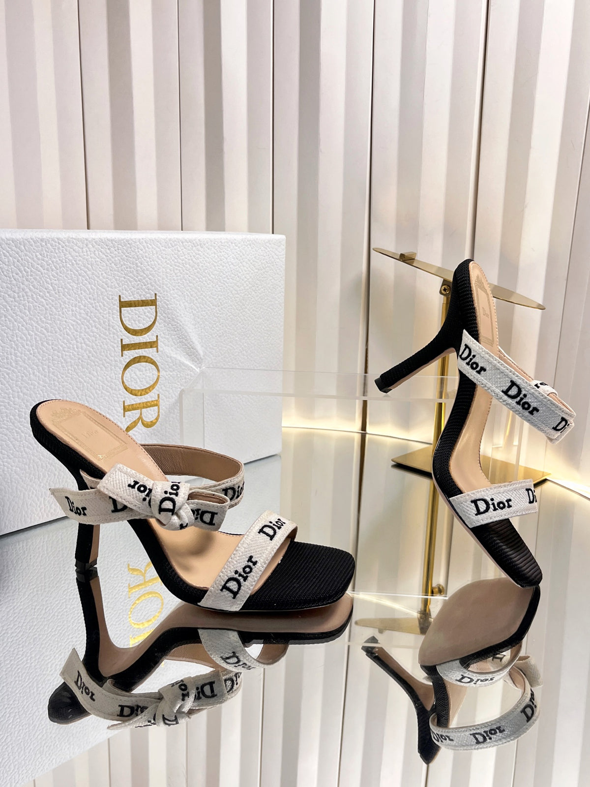 High-quality J'ADIOR strappy sandals, Dior 2026 Spring/Summer latest color Macrame