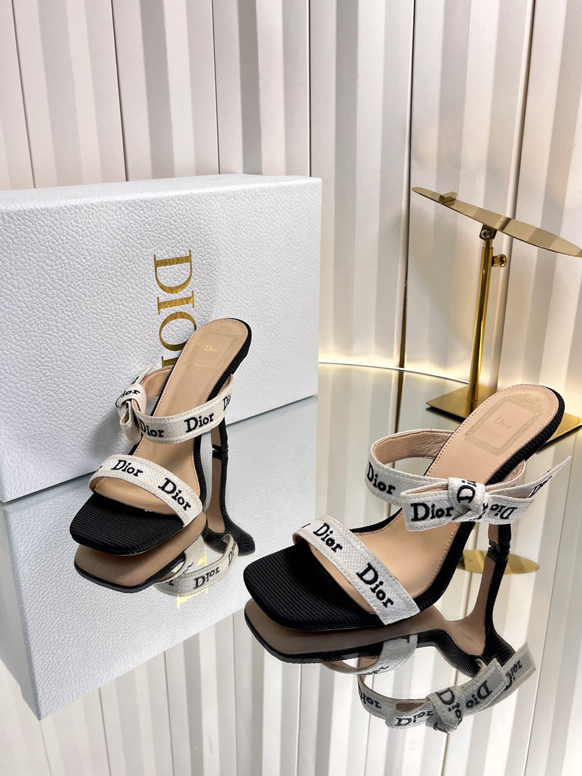 High-quality J'ADIOR strappy sandals, Dior 2026 Spring/Summer latest color Macrame