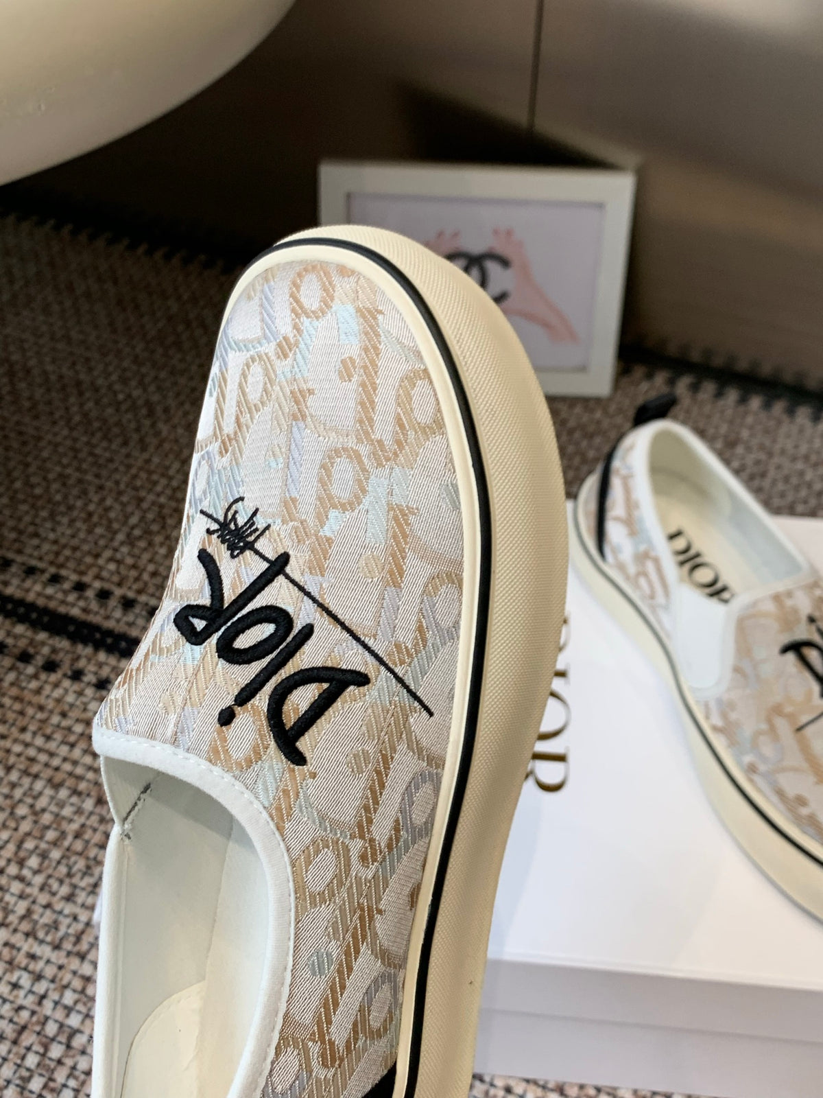 Dior's new 2026 Spring/Summer runway collection embroidered casual loafers