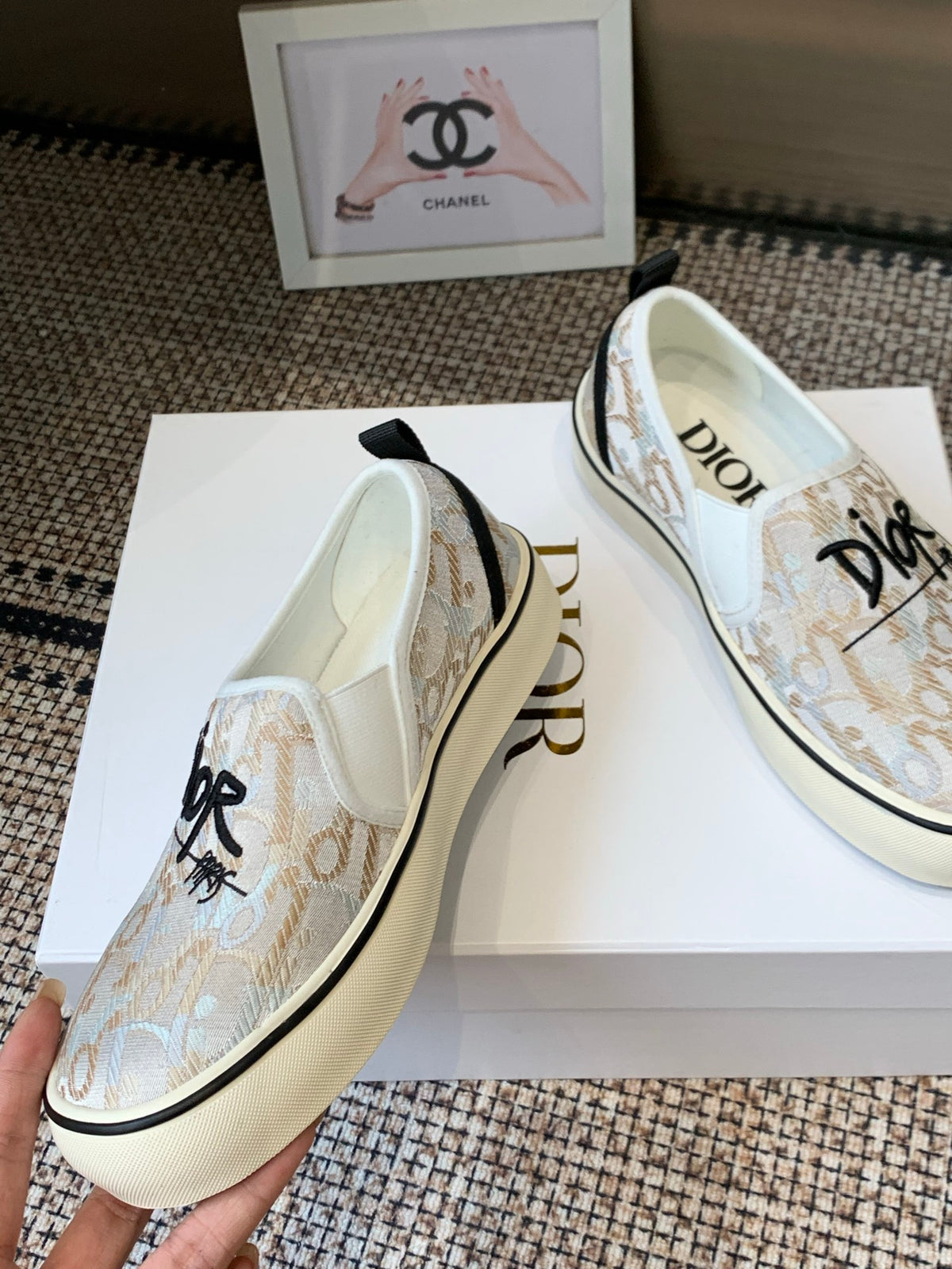 Dior's new 2026 Spring/Summer runway collection embroidered casual loafers