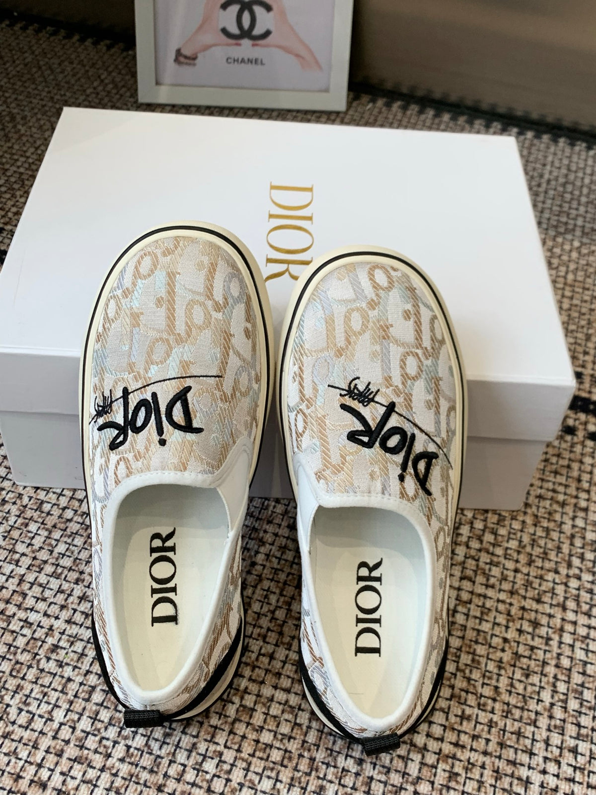 Dior's new 2026 Spring/Summer runway collection embroidered casual loafers