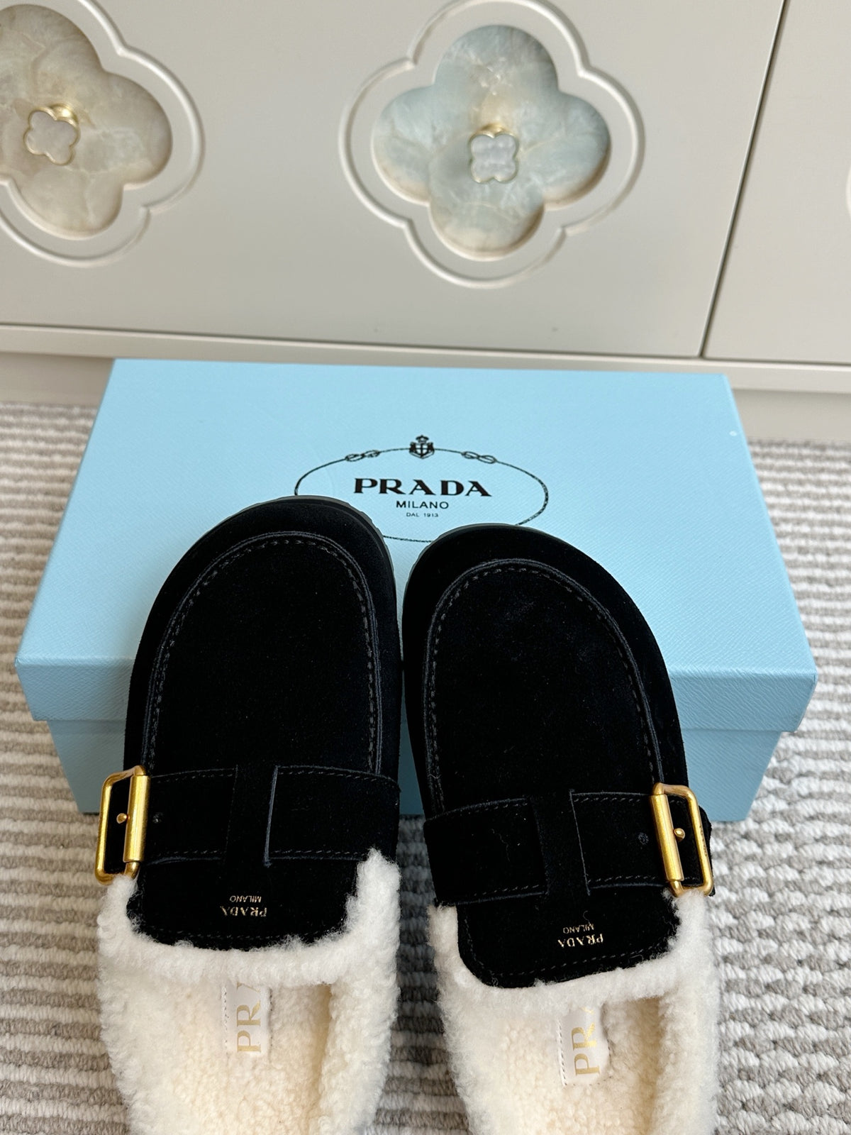p315 Prada Fall/Winter Lambswool Mule Slippers | New Women's Boken Style