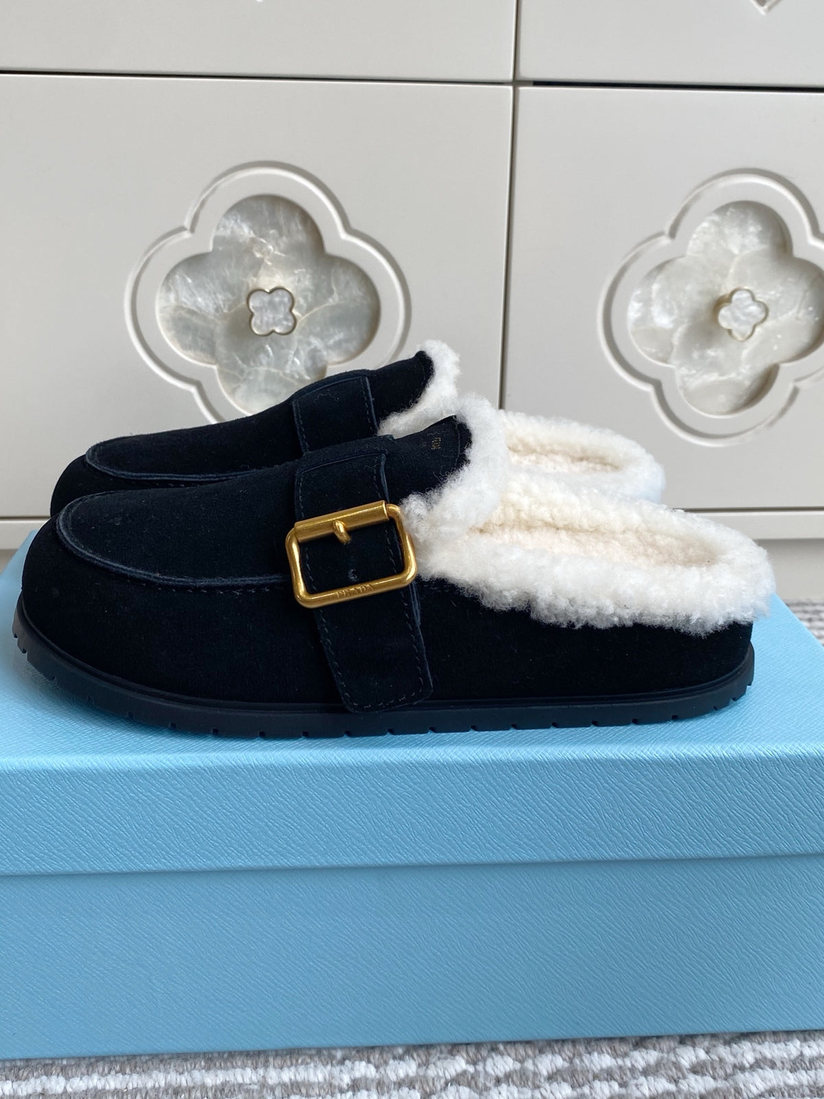 p315 Prada Fall/Winter Lambswool Mule Slippers | New Women's Boken Style