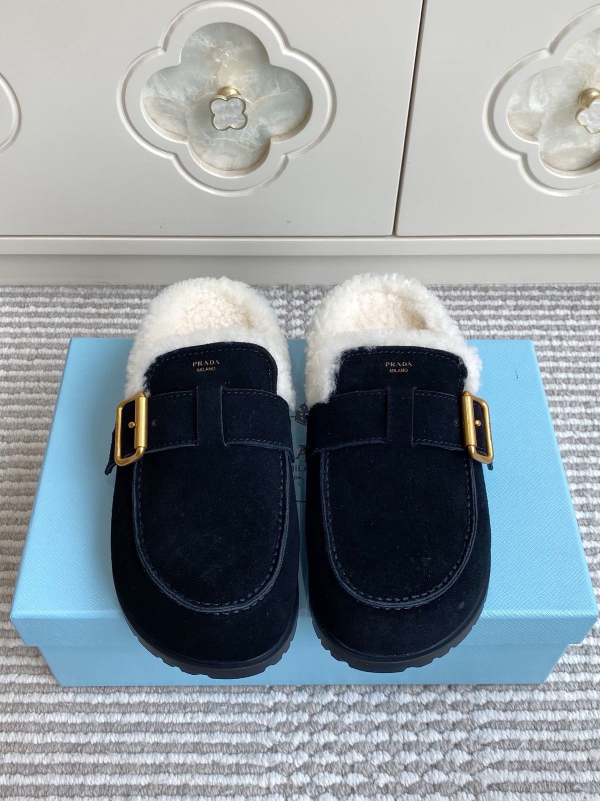 p315 Prada Fall/Winter Lambswool Mule Slippers | New Women's Boken Style
