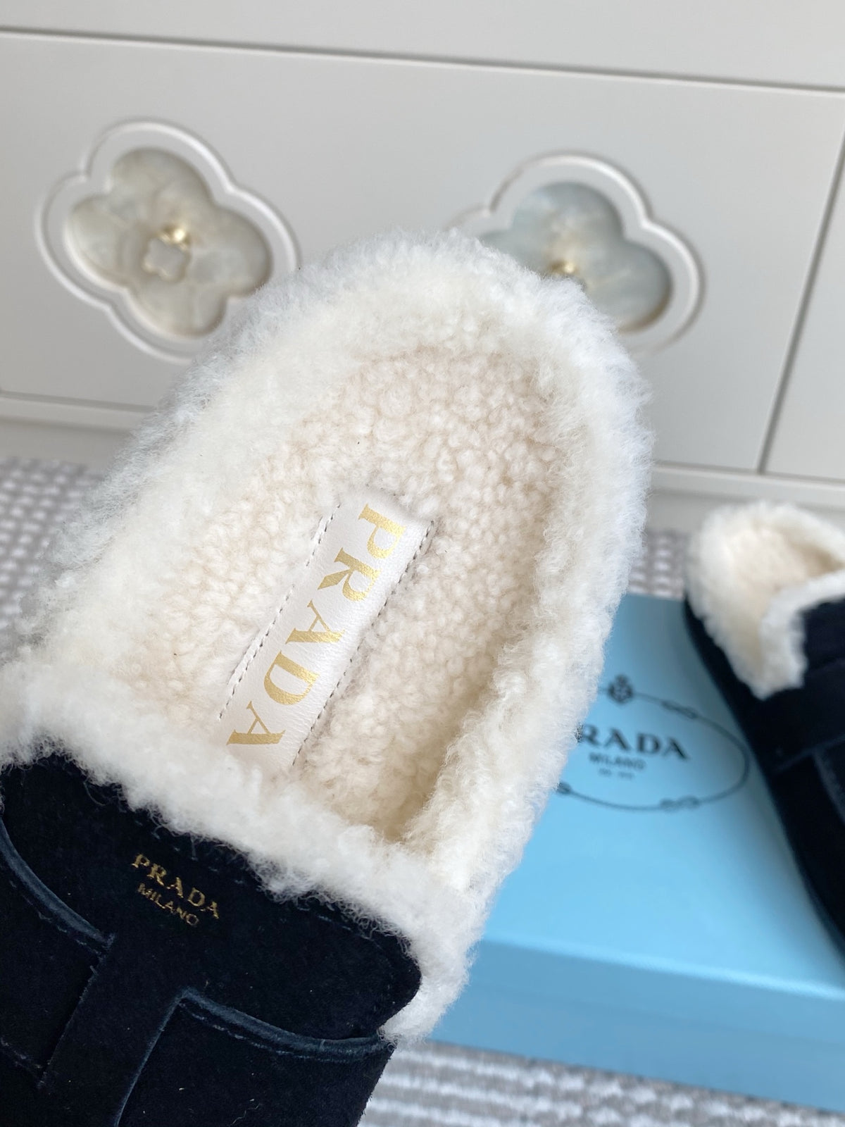 p315 Prada Fall/Winter Lambswool Mule Slippers | New Women's Boken Style