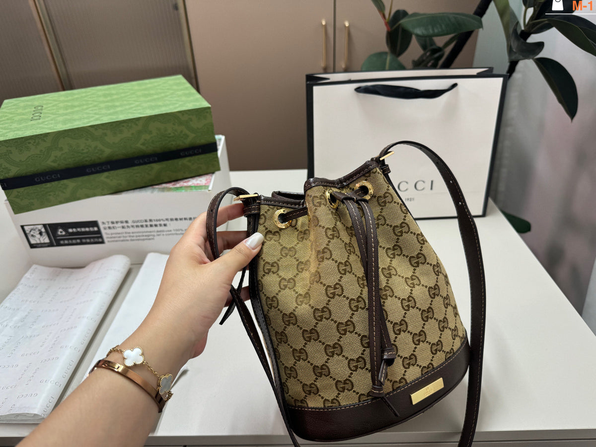 M-1 size 20×23 folding box Gucci new series bucket bag