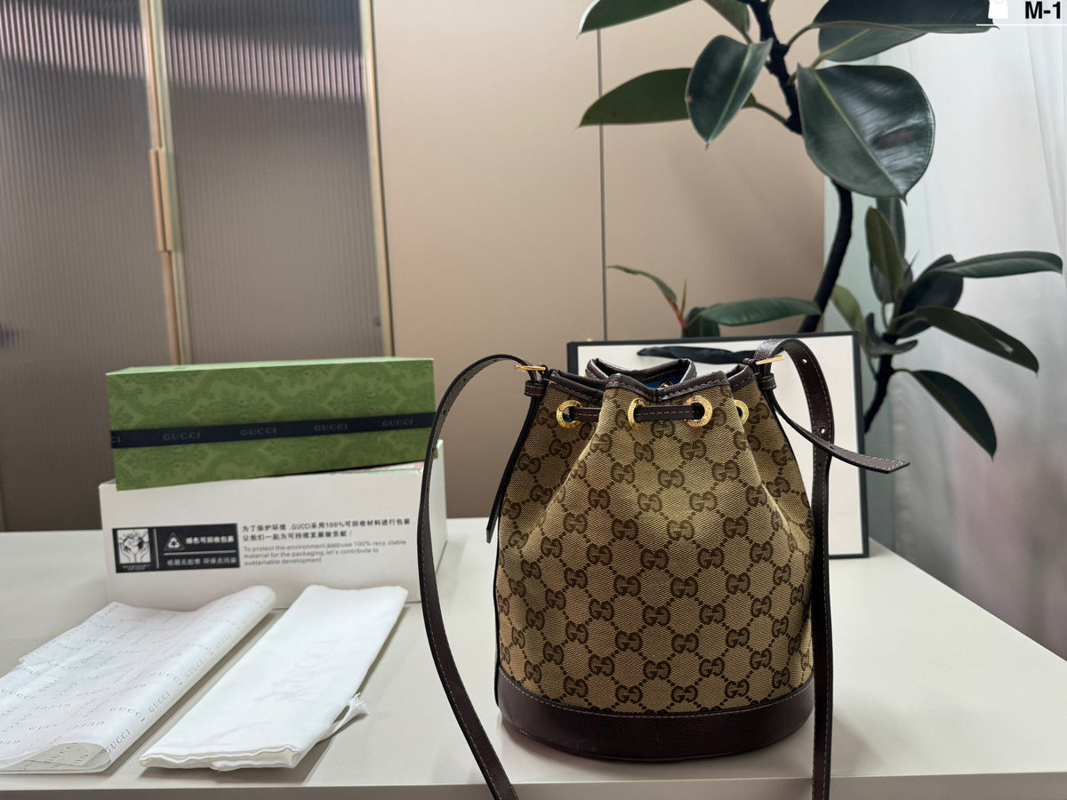 M-1 size 20×23 folding box Gucci new series bucket bag