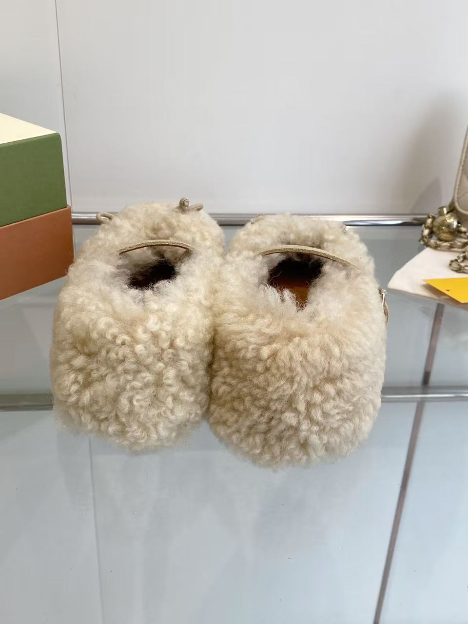 Marni SS26 Autumn/Winter New Style Furry Shoes