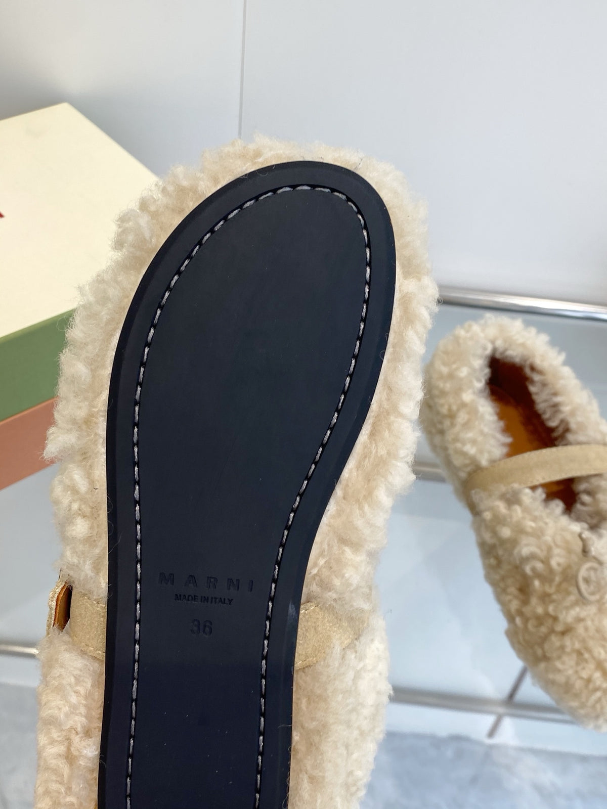Marni SS26 Autumn/Winter New Style Furry Shoes