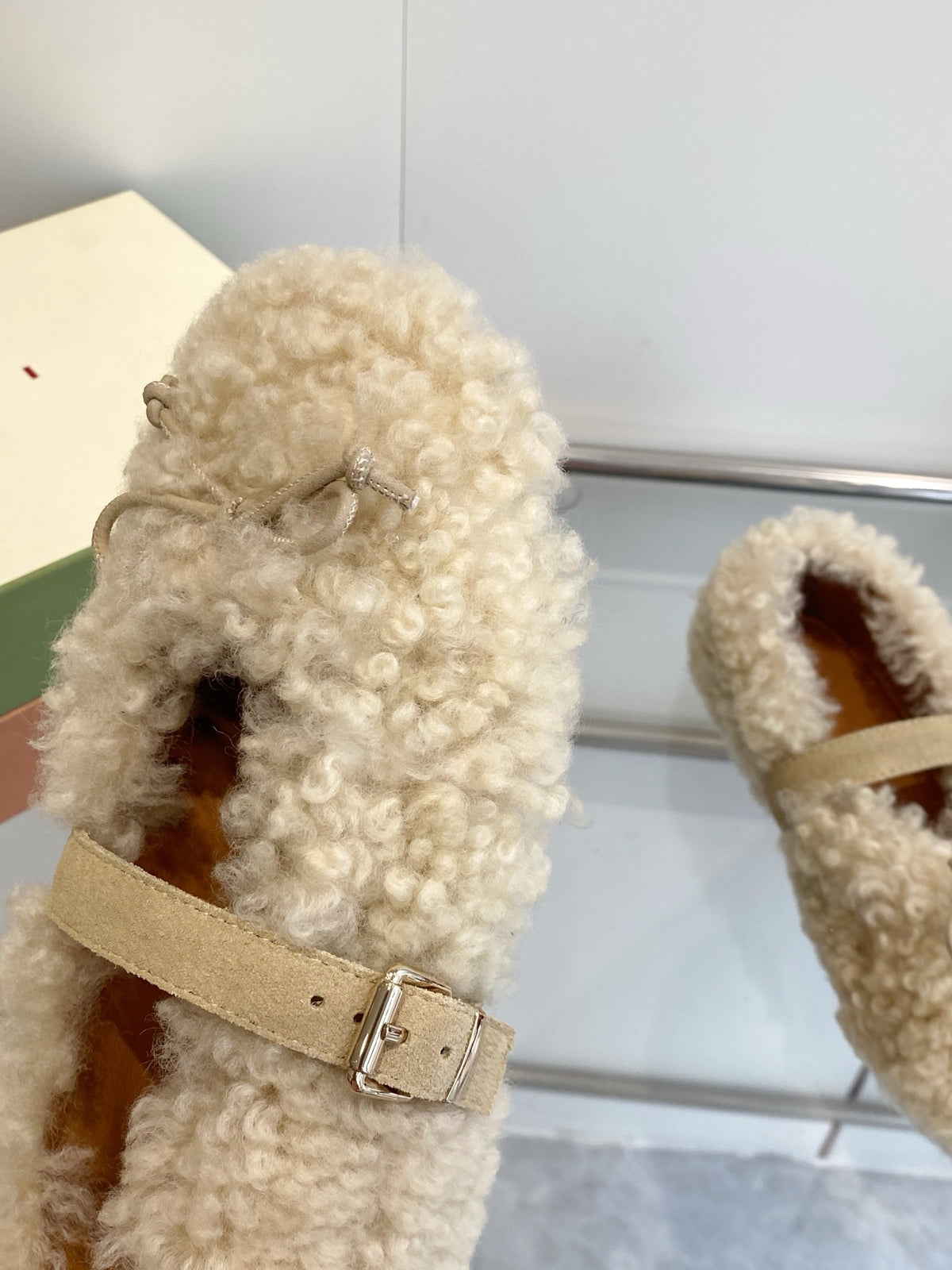 Marni SS26 Autumn/Winter New Style Furry Shoes