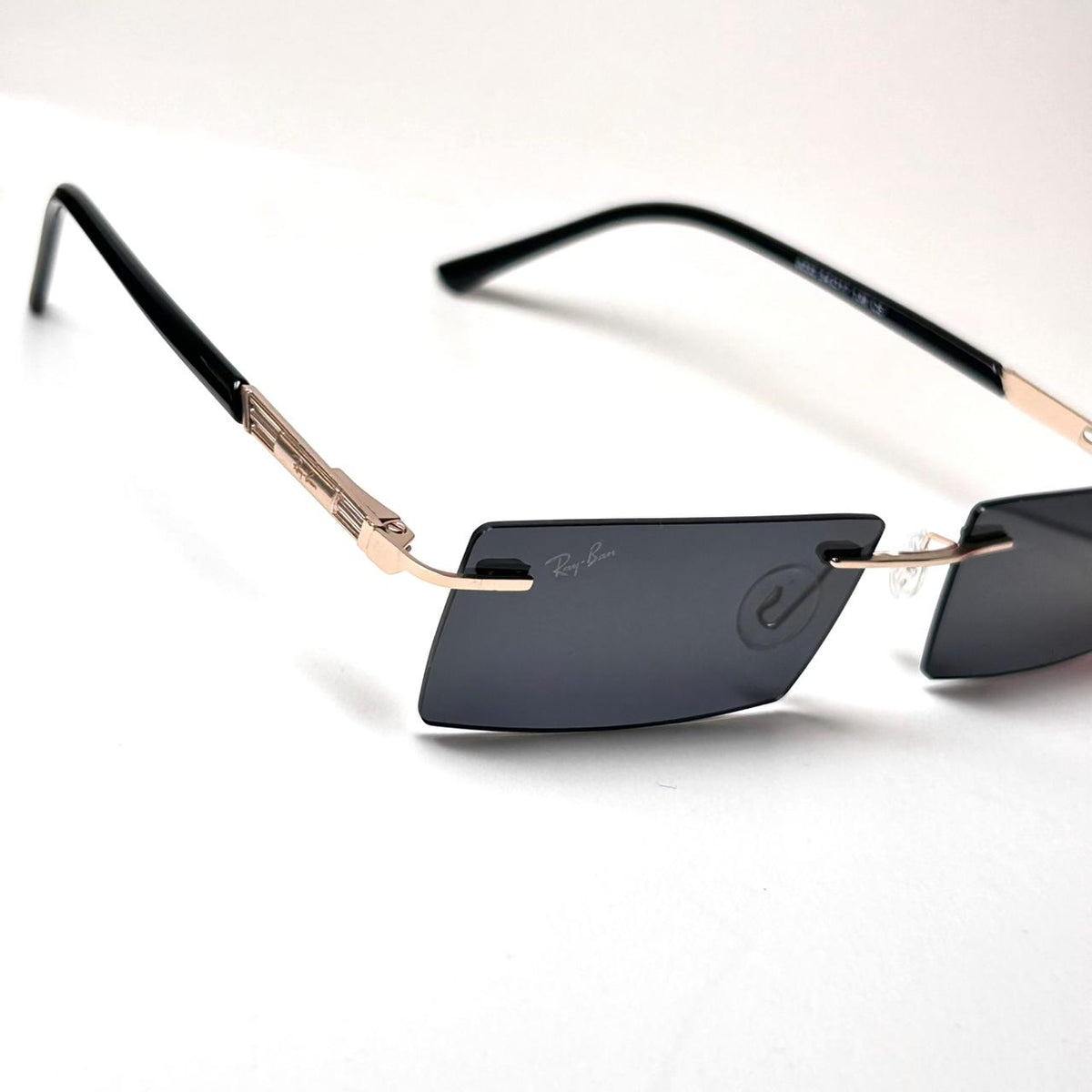 Ray Ban Classic Rectangle Small – Golden Black