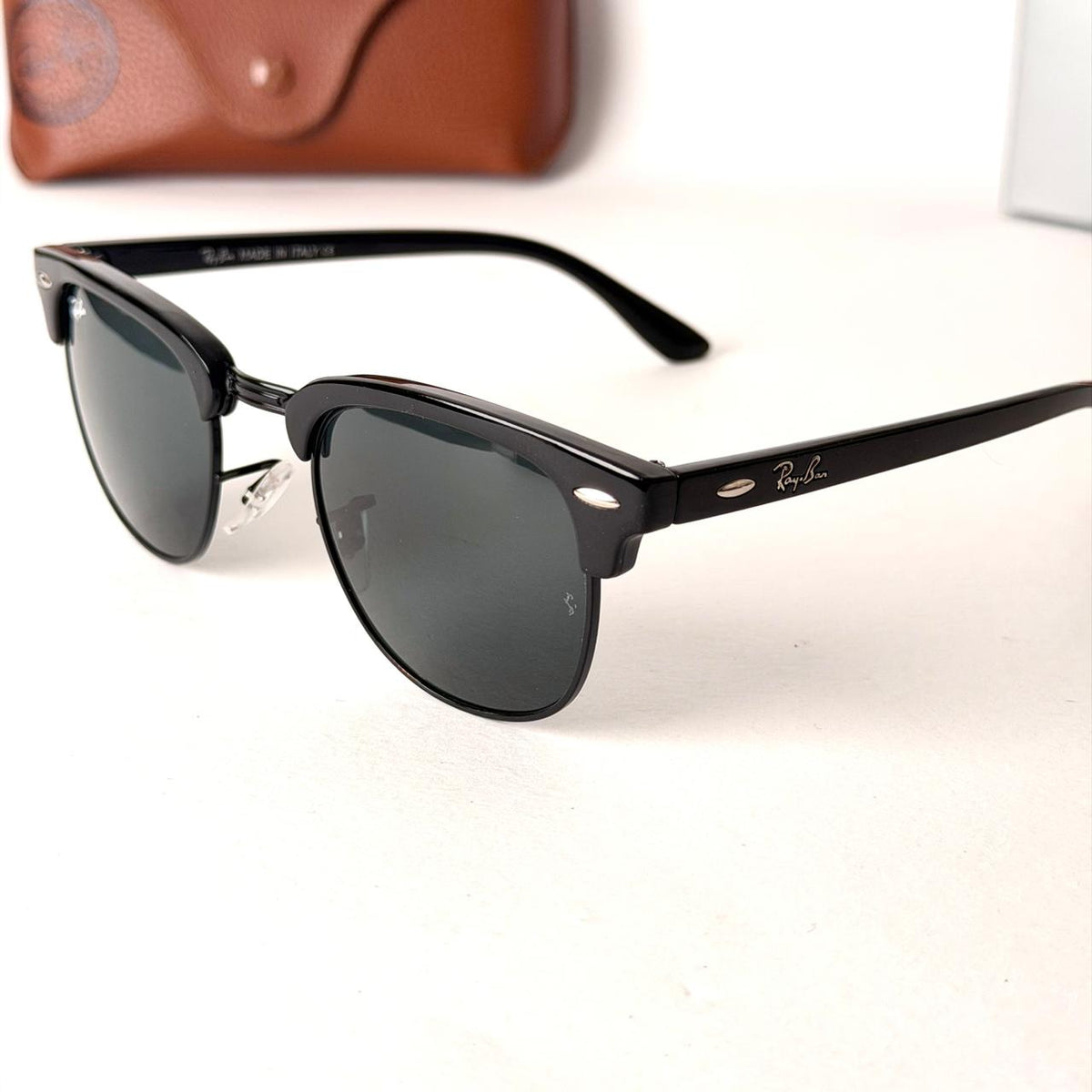 Ray Ban Clubmaster RB3016 – Full Black