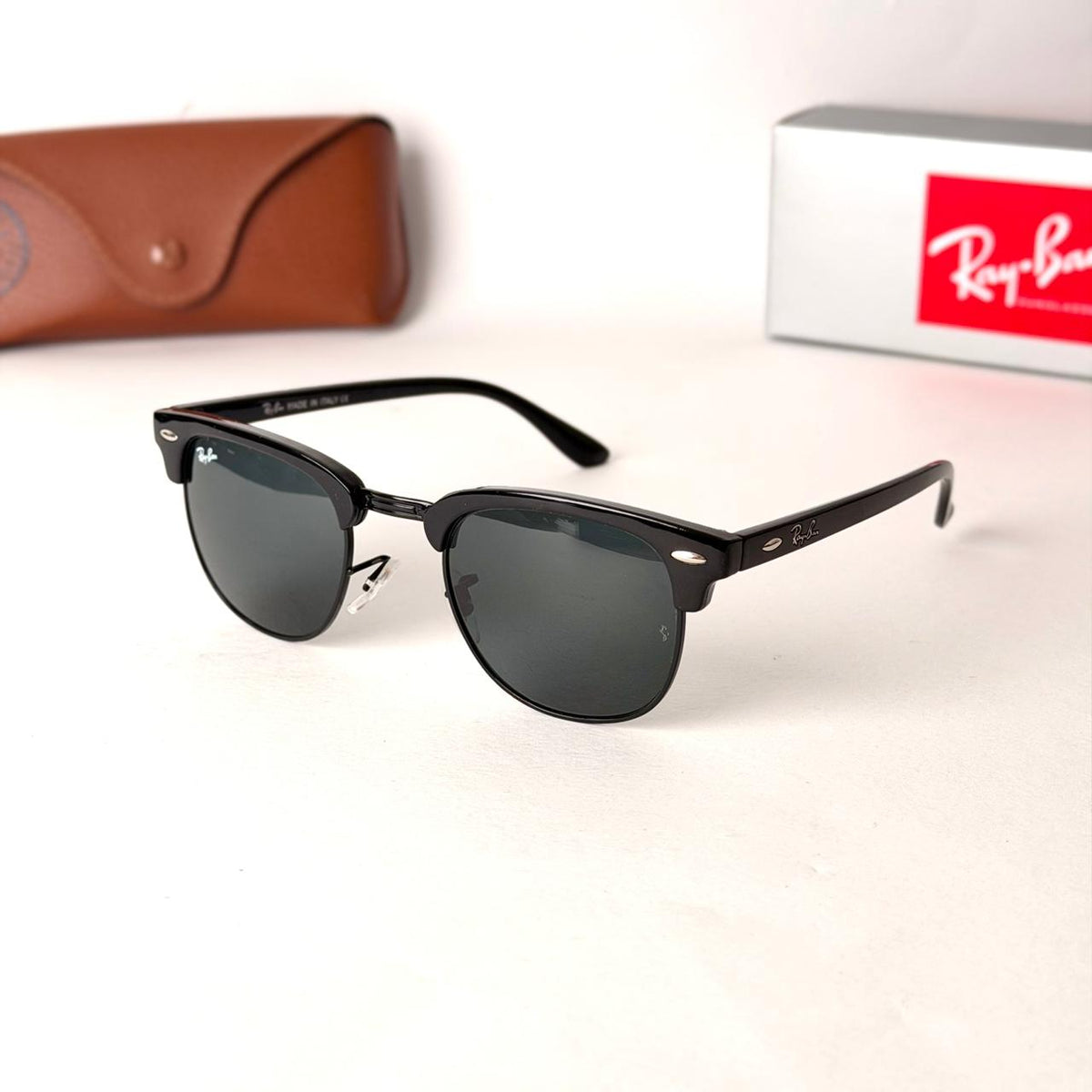 Ray Ban Clubmaster RB3016 – Full Black