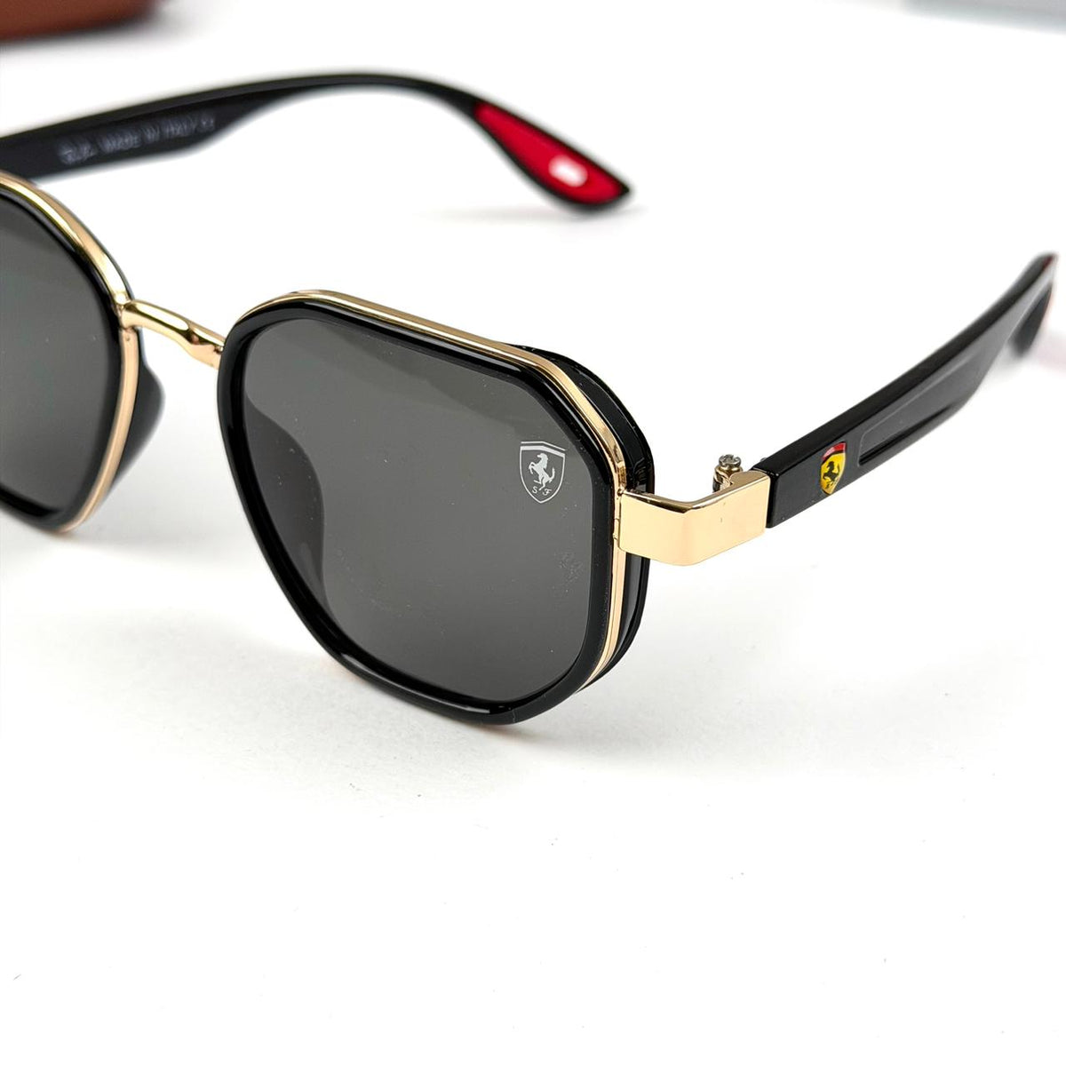 Ray Ban Geometric Scuderia Ferrari b - Golden Black