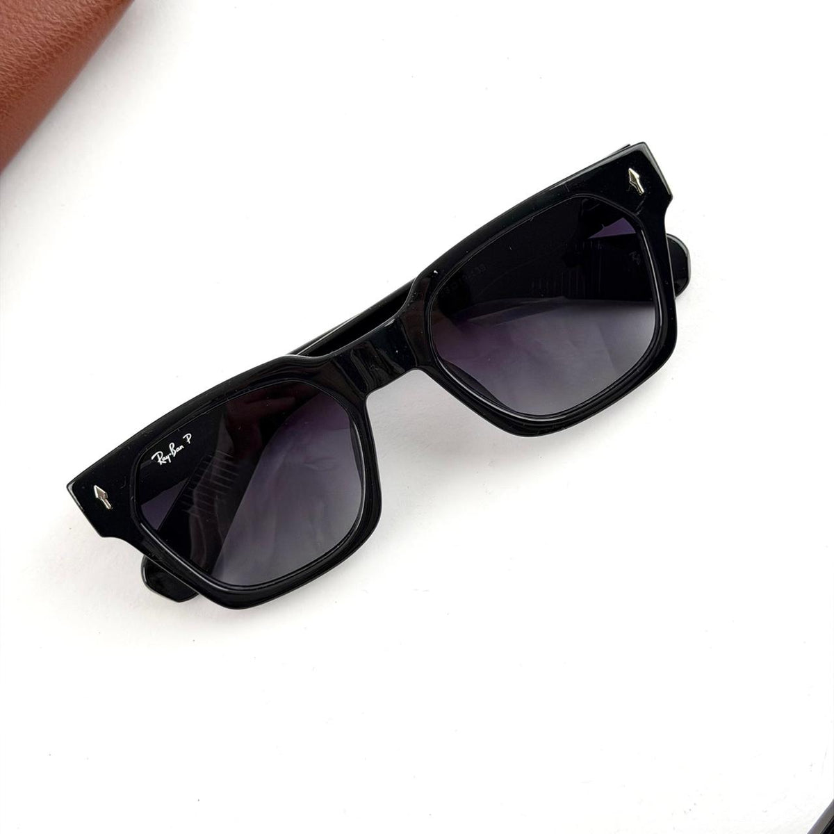 Ray Ban Square Polarized RB7743 – Purple Gradient