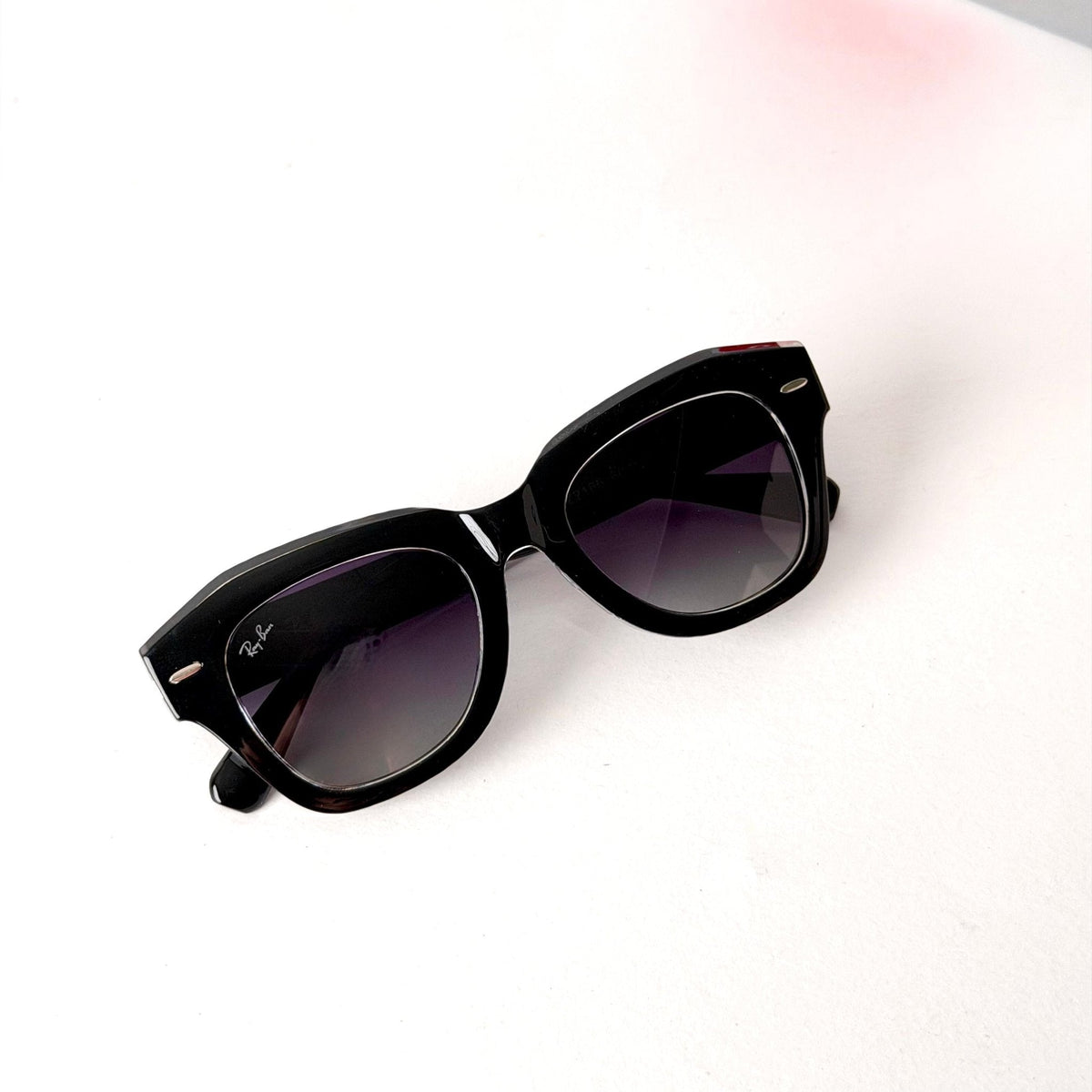 Ray Ban Wayfarer Z2186 – Black / Crystal Clear