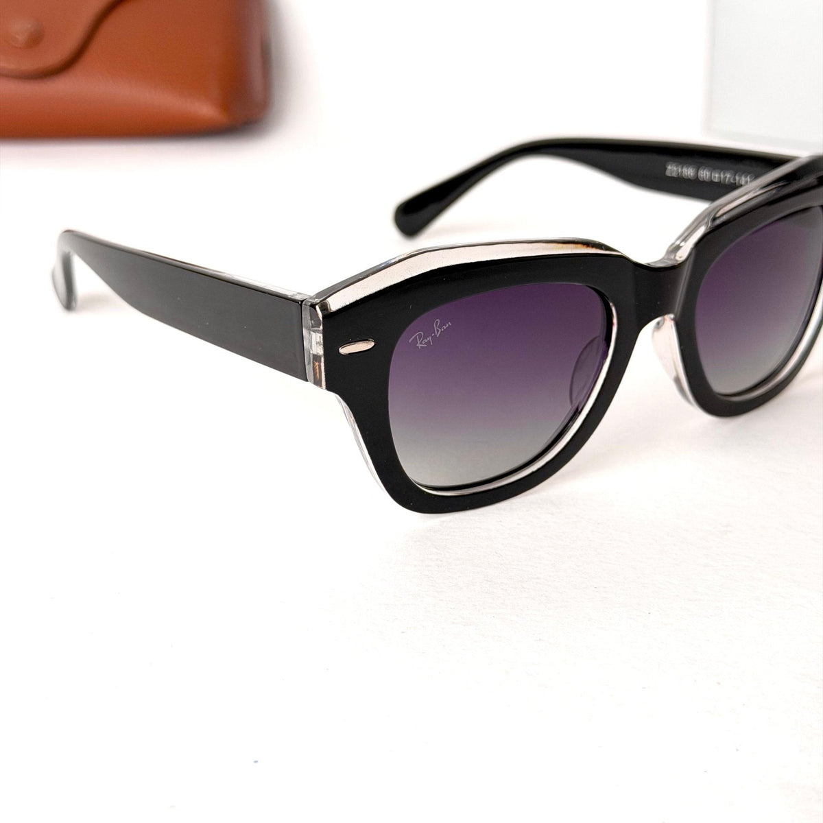 Ray Ban Wayfarer Z2186 – Black / Crystal Clear