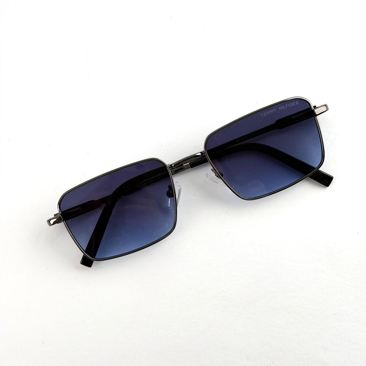 Tommy Hilfiger Rectangular – Blue Gradient