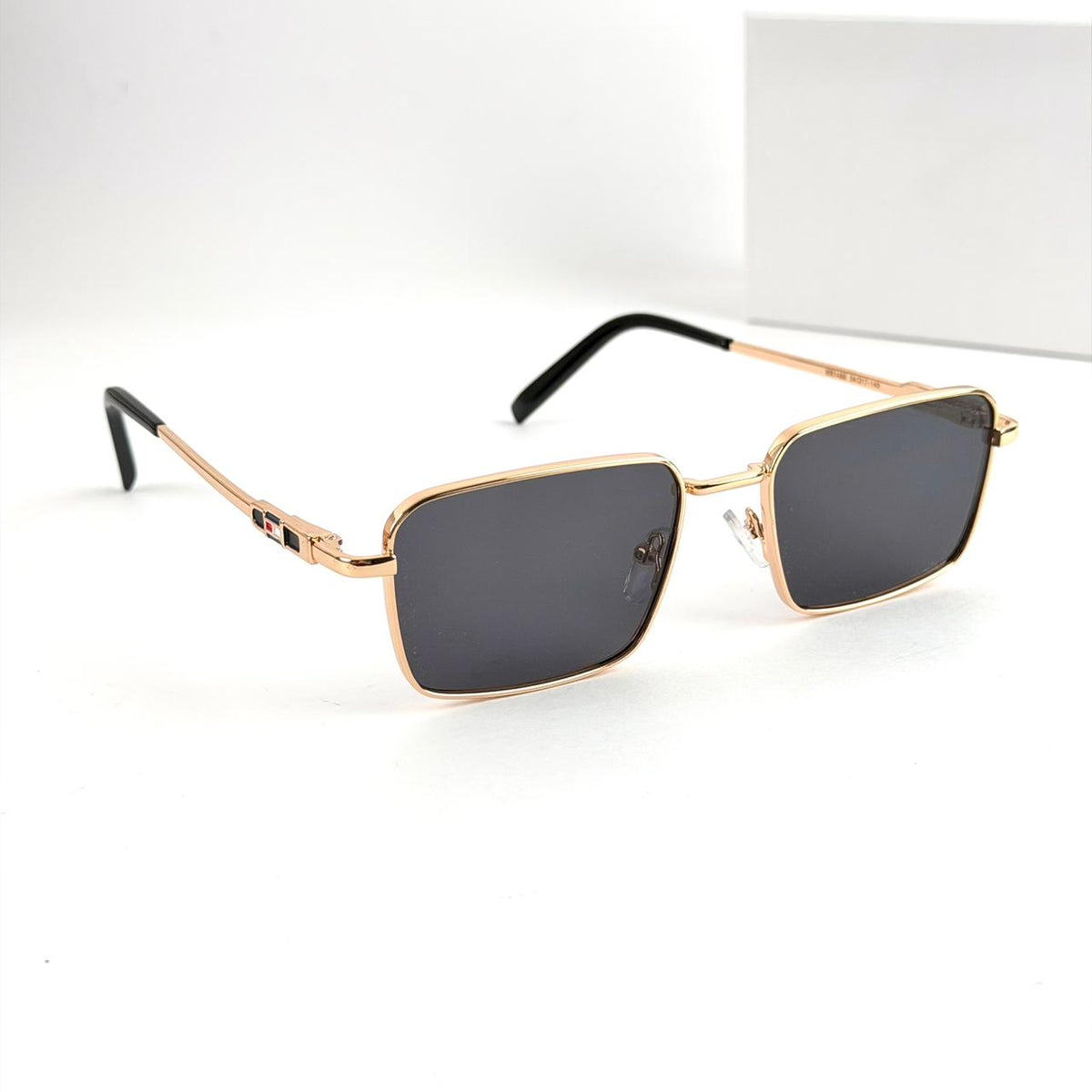 Tommy Hilfiger Rectangular – Golden Black