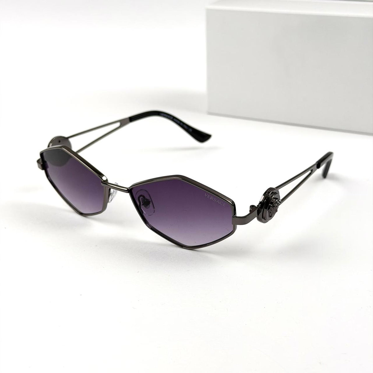 Versace Medusa Geometric T091 - Black Purple Gradient