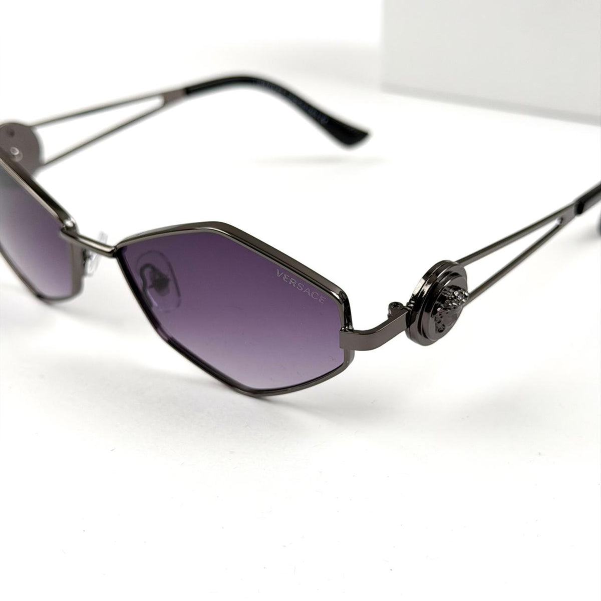 Versace Medusa Geometric T091 - Black Purple Gradient